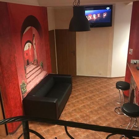 Piwnica Hostel Miechów Екстериор снимка