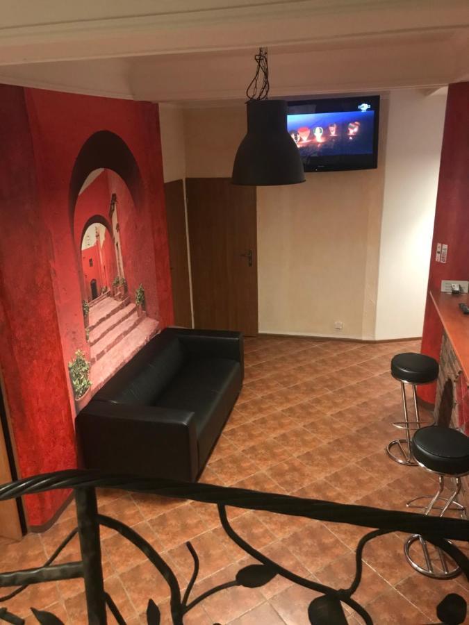Piwnica Hostel Miechów Екстериор снимка