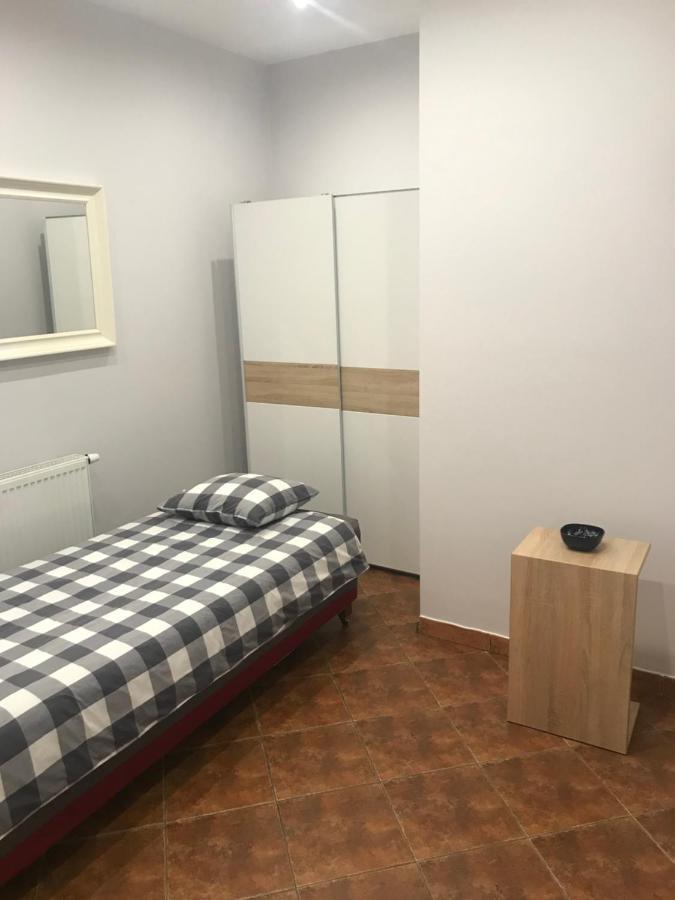Piwnica Hostel Miechów Екстериор снимка